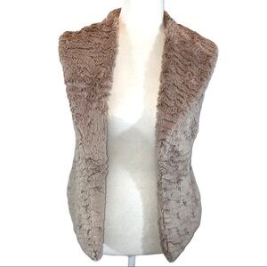 Me Jane size S tan/mauve soft faux fur open front Shaw collar sleeveless vest